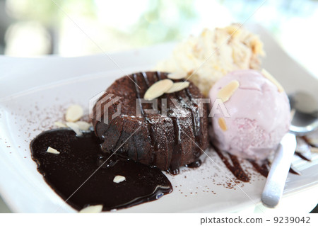 Chocolate Lava Cake with ice cream Chocolate Lava Cake with ice cream 9239042