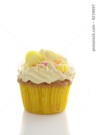 lemon cupcake isolated in white background 9239097