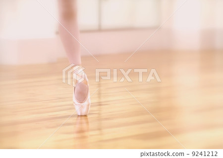 Ballet image toe shoe one leg standing 9241212