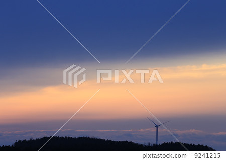 Windmill and sky 9241215