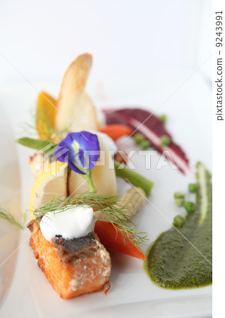 baked salmon baked salmon 9243991