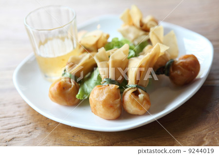 Wonton Oriental deep fried wontons 9244019