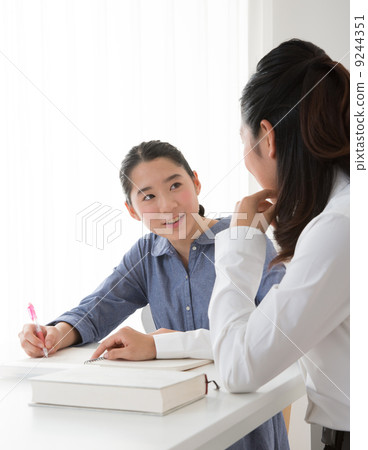 Image of a private teacher 9244351
