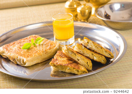 Eastern traditional shawarma plate with sauce. Eastern traditional shawarma plate with sauce. 9244642