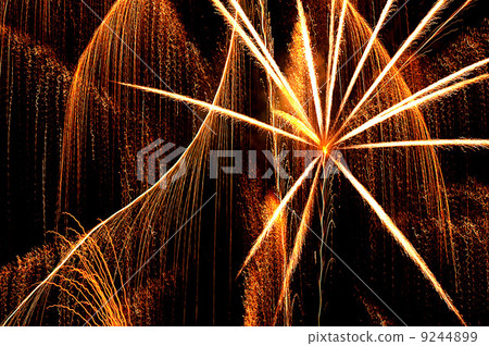 Scattering fireworks 9244899