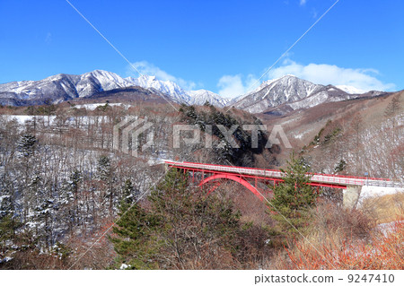 Tōzawa Ohashi bridge in winter, Yatsugatake mountain Tōzawa Ohashi bridge in winter, Yatsugatake mountain 9247410