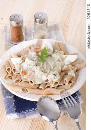 Spaghetti carbonara pasta 9261848