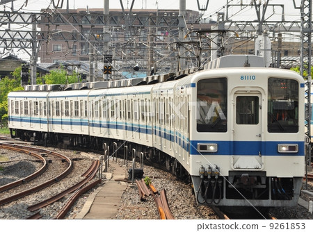靠近火車 9261853