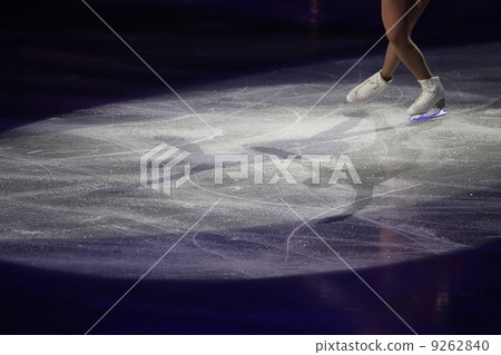 Figure skating 9262840