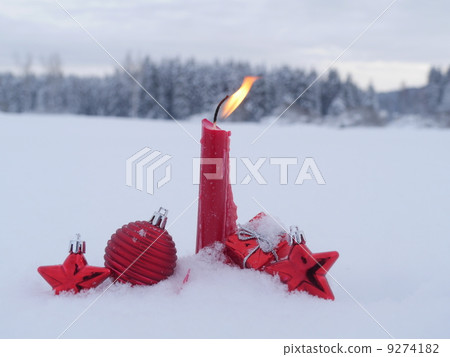 Christmas candle snow 9274182