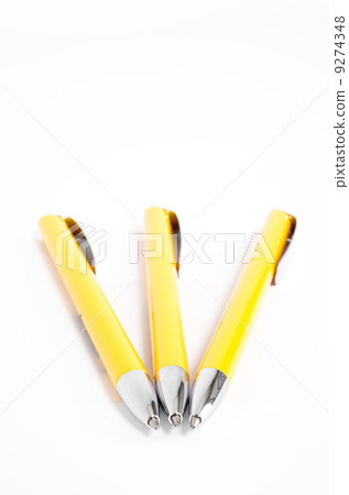 pen yellow isolated 9274348