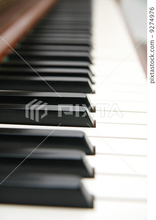 Piano keys 9274976