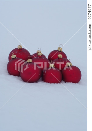 bauble landscape snow 9274977