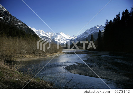 Mountains alps range Mountains alps range 9275142