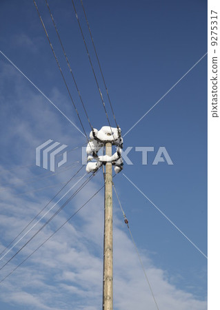 Icy power lines 9275317