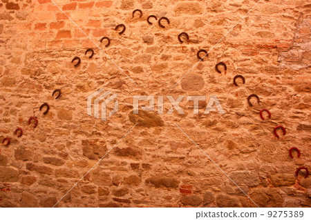 Rusty Horsehoes 9275389