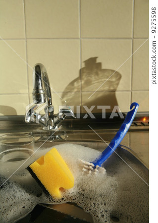Doing the dishes Doing the dishes 9275598