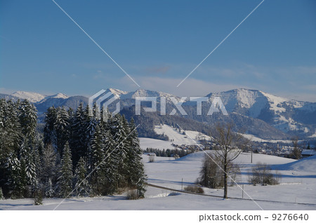 Winter mountains on a bright sunny day 9276640