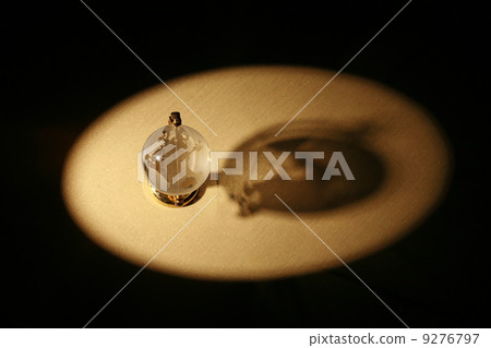 Globe shadow 9276797