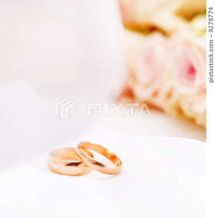 roses and rings roses and rings 9278774