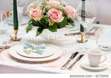 Romantic table setting 9278909