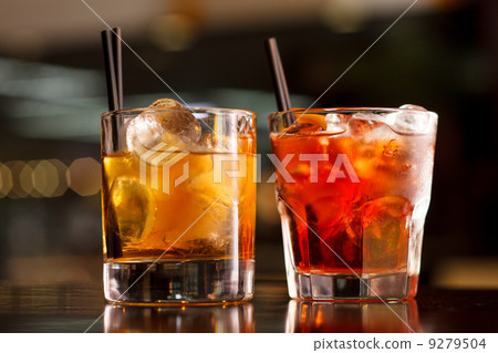 cocktail in the bar cocktail in the bar 9279504