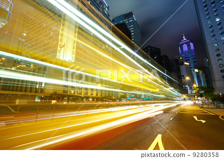 traffic in city at night traffic in city at night 9280358