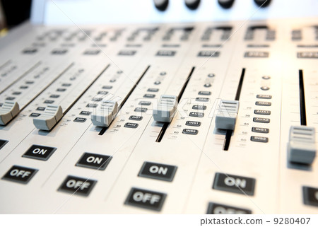 audio mixing console 9280407