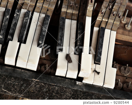 broken piano broken piano 9280544