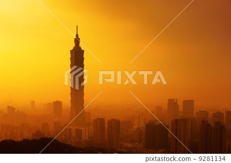 Taipei in sunset 9281134