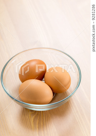Fresh egg Fresh egg 9281286