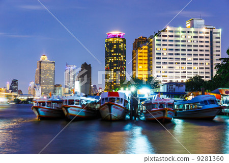 Bangkok skyline at night 9281360