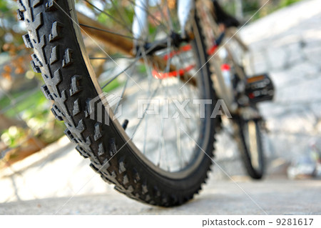 Rear view of bike 9281617