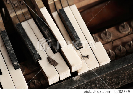 broken piano keyboard broken piano keyboard 9282229