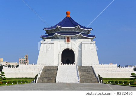 chiang kai shek memorial hall 9282495