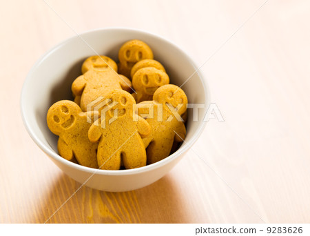 Gingerbread cookies 9283626