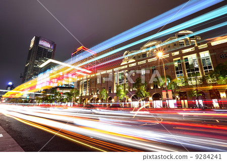 Taipei traffic at night 9284241