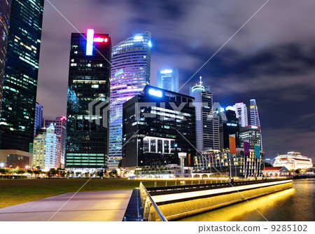 Singapore at night 9285102