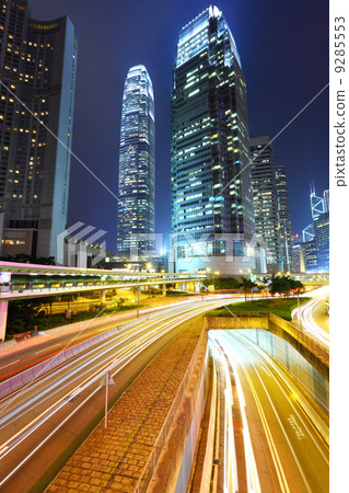 traffic in city at night 9285553