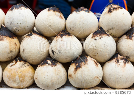 Young coconut drinks on street 9285673