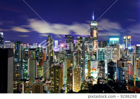 Cityscape at night 9286298