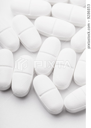 White pills 9286853