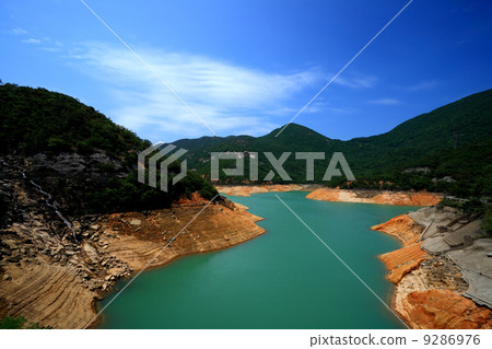 lake in forest 9286976