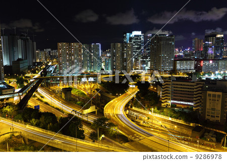 traffic in city at night traffic in city at night 9286978