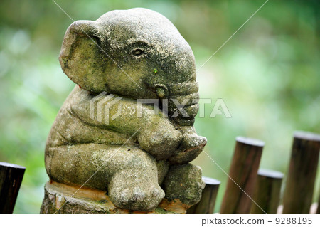stone elephant statue 9288195