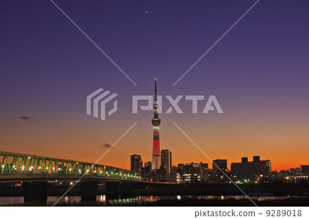 Tokyo sky tree at dusk (Candle tree) Tokyo sky tree at dusk (Candle tree) 9289018