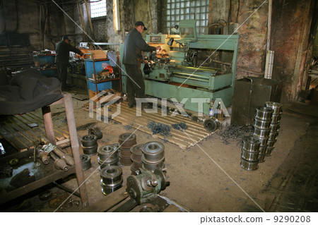 Lathe and the turner Lathe and the turner 9290208