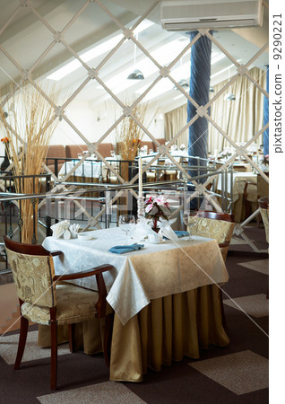 Beautiful and luxurious restaurant 9290221
