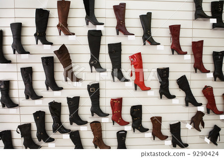 Sales of fashionable footwear 9290424