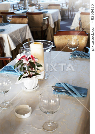Beautiful and luxurious restaurant Beautiful and luxurious restaurant 9290430